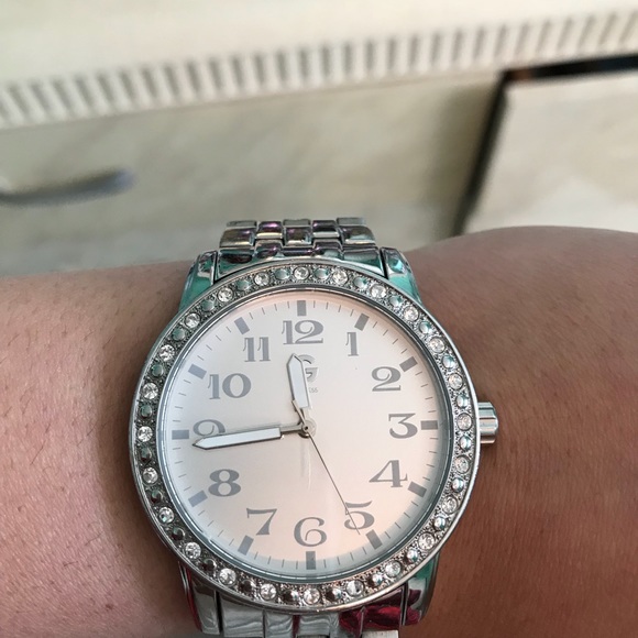 Guess watch. - Picture 2 of 4